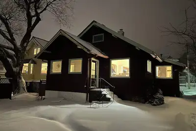 Image de The Wild Berry House in Downtown Juneau is perfect for a relaxing getaway.