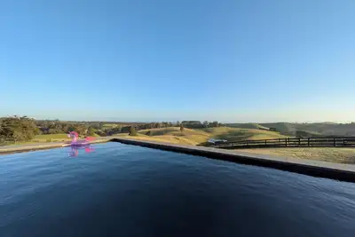 Image de Hallston Estate-Luxury farm stay\nEndless horizons. Golden sunsets. Starry nights