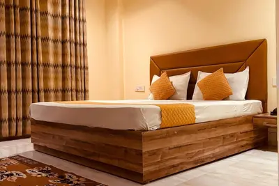 Image de Couples Room with Attached Washroom Near Delhi Airport
