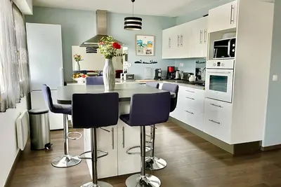 Image de Appartement cosy avec terrasse proche Bassin