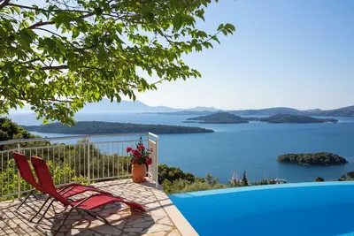 Image de Villa Samsel - magnificent sea views, privacy, infinity pool, close to the beach
