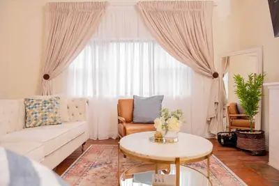 Image de Fantastic 2-bedroom house in cool Johannesburg neighborhood