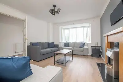 Image de 5 Bd - Large House Oadby