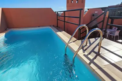 Image de Penthouse avec piscine privée en solarium, vue mer, à 65m de la plage, WiFi
