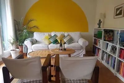 Image de A 5 mn de la plage à pied. Appartement lumineux et chaleureux!