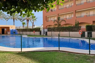 Image de Appartement au Rdc avec 2 chambres, 2 salles de bain, à 60m de la plage, WiFi