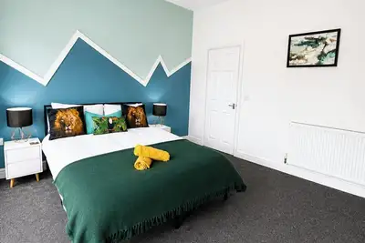 Image de Central Two Bedroom House - Free Parking - Wi-Fi