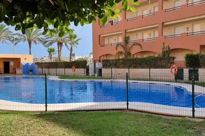 Image de Appartement au rez-de-chaussée  2 chambres, à 60m de la plage, WiFi