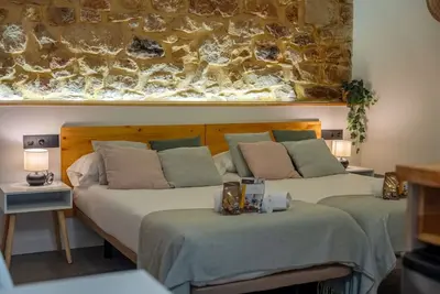 Image de Sandoñana Palace | by Urban Hosting suite 1