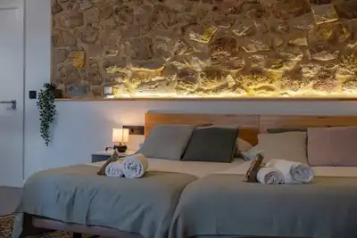 Image de Sandoñana Palace | by Urban Hosting suite 8