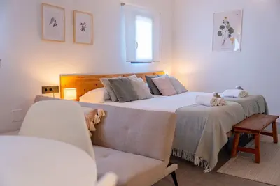Image de Sandoñana Palace | by Urban Hosting suite 9