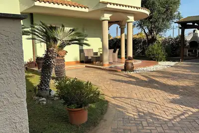 Image de In quiet and relaxing setting 1. 5km from the sea, suitable for families and friends,