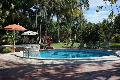Image de Private Villa with Pool  Minutes to the beach
