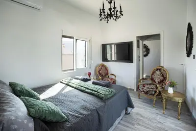 Image de Kristy's 360 view elegant rooftop flat