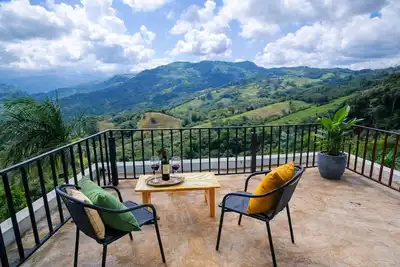 Image de Mirador de los Andes - Vista Infinita. Country House with Terrace Viewpoint