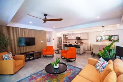 Image de Special summer pricing 3br beach front condo