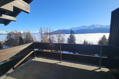 Image de Découvrez ce superbe appartement de 3. 5 pièces premium, entièrement rénové avec des matériaux de qua