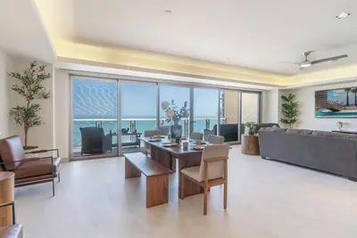 Image de One 1001: Luxury Beachfront Escape with Stunning Ocean Views