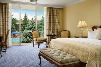Image de Little America | Dlx King | Oversized Room, Quiet Privacy, Resort Feel | 2 Units