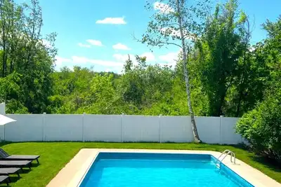 Image de Gorgeous 3-bedroom house with a Pool in charming Portland