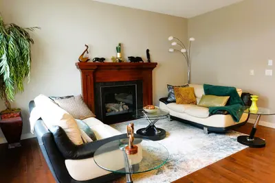 Image de Home Away from Home-Family Haven-15 Min to Airport