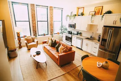 Image de Cozy 19th Century 2br w High Ceilings in Halifax