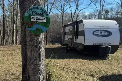 Image de Rv on Smith Lake 2-bedroom recreational vehicle in delightful Cullman.
