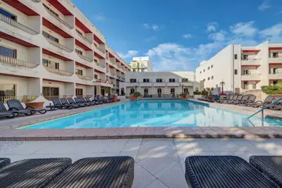 Image de St Paul’s Bay Apartment with Pool | Sleeps 4