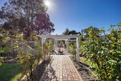 Image de Tusmore - Direct Beach Access, Pool, Spa, Gardens