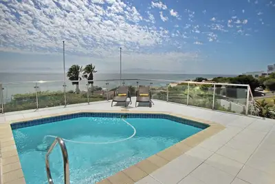 Image de Private Oceanview Villa: Plunge Pool, Braai, Walk to Penguins, False\nBay