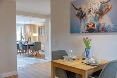 Image de Light-flooded Dhh, 120m², renovated 5/26, close to the center, garden, quiet location