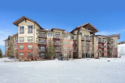 Image de Base Camp Cir #305 Ski-in/ski-out 3 bed private deck views & plenty of bedding