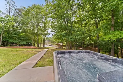 Image de 4-Br Lake Wylie Ollie—Private Cove—Hot Tub—Fire Pit!