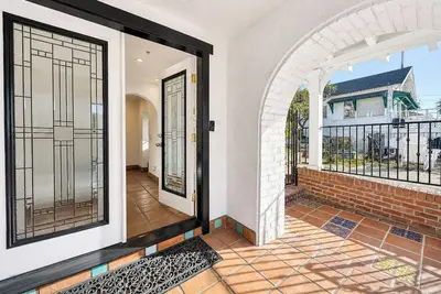 Image de Villa Avalon: Spacious 6-bdr Avalon home with harbor views and large patio