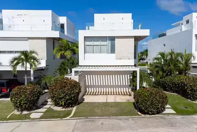Image de Luxury water front punta cana