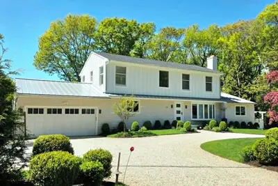 Image de Luxury Southampton Home w. Pool, close to village and Shinnecock Hills Golf Club