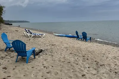Image de Lakefront cottage #4 with private beach on Lake Huron, Ac, shared Hot Tub & Pool