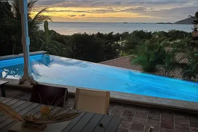 Image de Pool views meet the sea at Starfish House