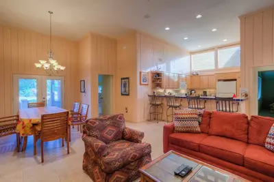 Image de Spacious 4-bedroom house at beautiful Riverhill Country Club
