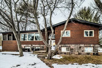 Image de Stunning spacious cottage in Georgian Bay