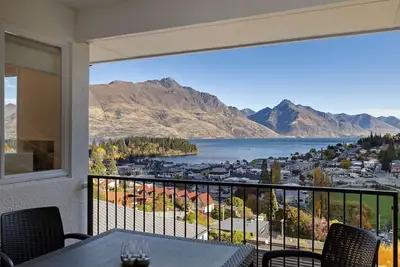 Image de Spectacular Views, Walk To Town, Freshly Renovated
