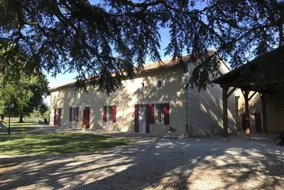 Image de Les Cèdres - Blanzay - Gîte