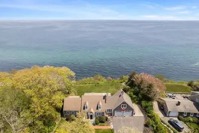 Image de New Listing! Ocean Waterfront w/ Firepit & Views