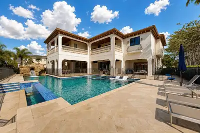 Image de Majestic Mansion at Reunion | Experience Luxury at This 8-bedroom Villa Near Disney