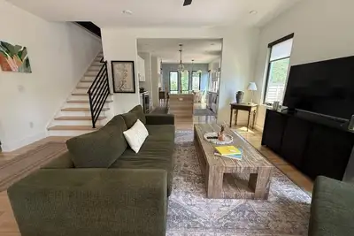 Image de Luxury Retreat - Sleeps 10–14 / Uptown & South End