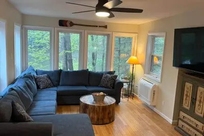 Image de Fun 5 Bedroom Lakefront Cottage