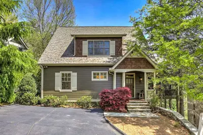 Image de Camp Mj | Big Canoe | Sleeps 13, Stone Fireplace Porch + Indoor Jetted Tub
