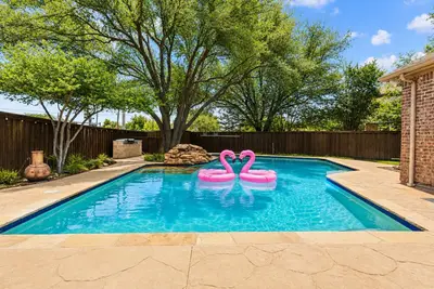 Image de Luxury Family Retreat • Saltwater Pool Oasis • Bbq