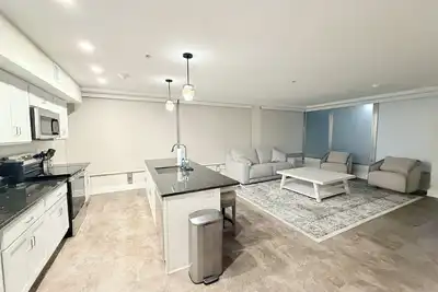 Image de Brand New Downtown Roanoke Apartment + King bed + Free parking