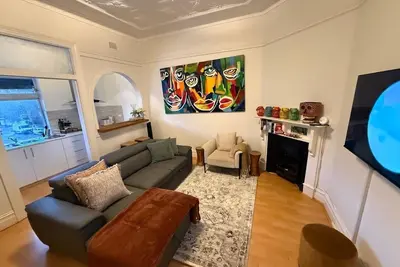 Image de Colourful Spacious Central 3bdr Balcony Ac Parking
